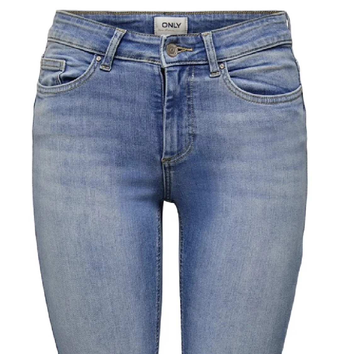 Blå bootcut jeans från ONLY