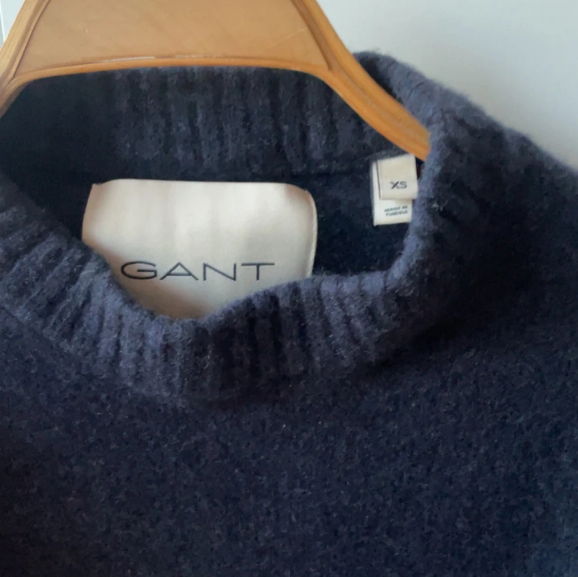 Svart stickad tröja från GANT - 1