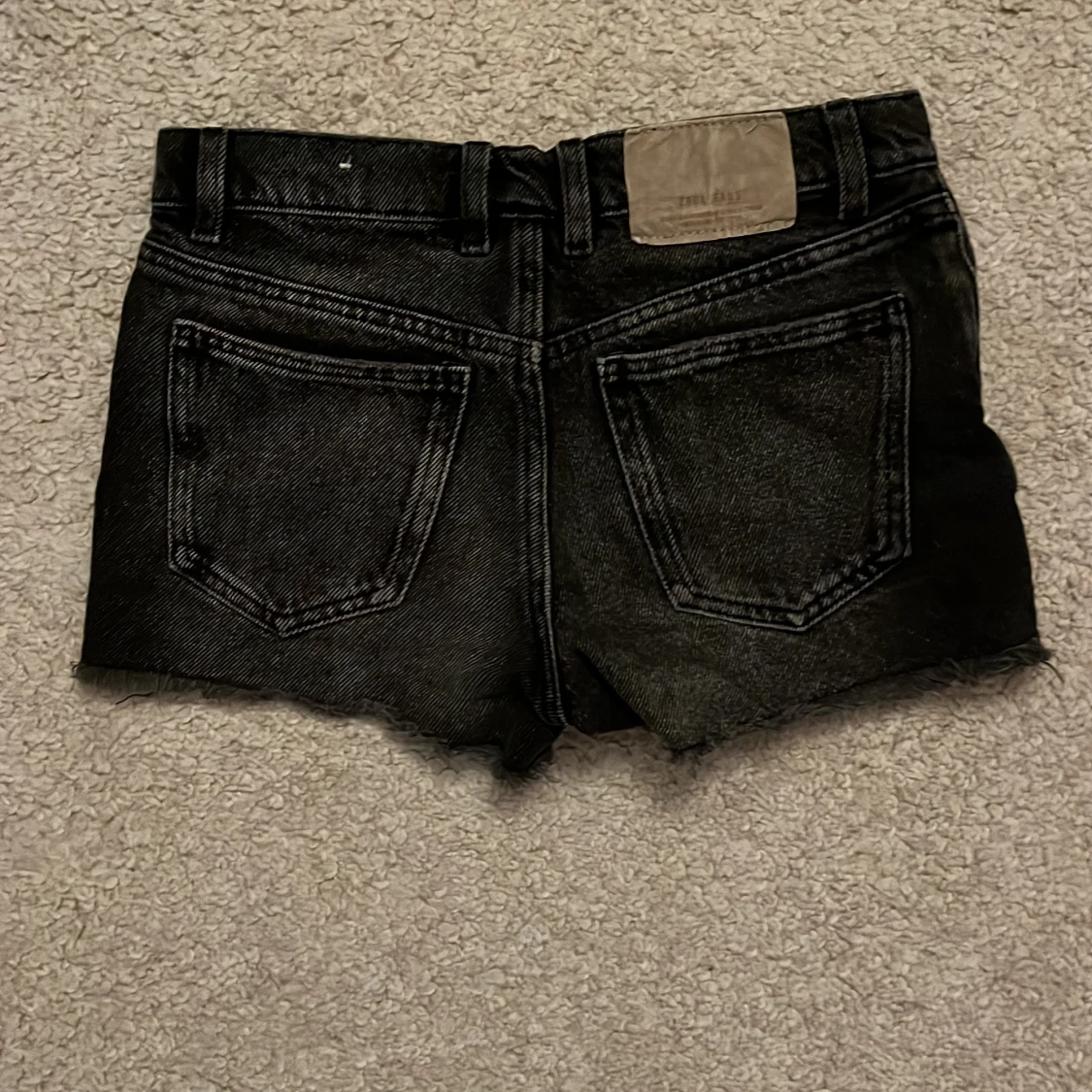Svarta jeansshorts - 1