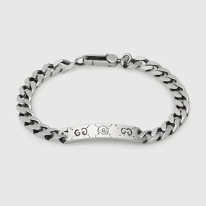 Gucci armband  - Silver Trouble Andrew ’GucciGhost’ bracelet. En unik kollektion mellan artisten Trouble Andrew och Gucci! Armbandet är i 100% 925 Sterling silver och tillverkad i Italien. Självklart äkta, inköpt från SSENSE och kvitto finns. Gucci size (IT) är 17. Aldrig använd och allting originalt medföljer. Bilder inlagda som referens samt egna :)