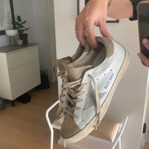 Golden Goose - Golden Goose I bra skick. Storlek 37