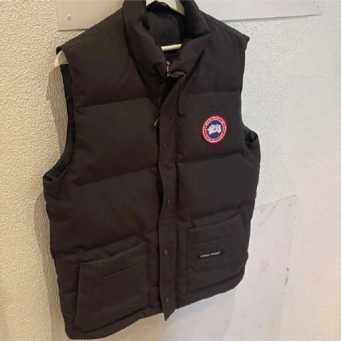 Svart dunväst från Canada Goose