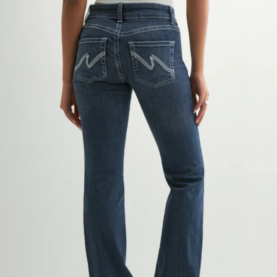 Blå bootcut jeans från Nelly - 2