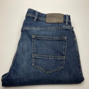 Massimo dutti jeans  - Hej! Säljer nu dessa superfina jeans. Superfint skick! Hör av dig vid frågor eller funderingar 