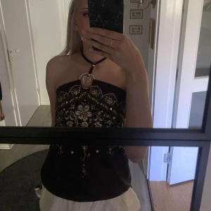 brun tubtopp med guldiga paljetter - skriv för fler bilder eller frågor💕
