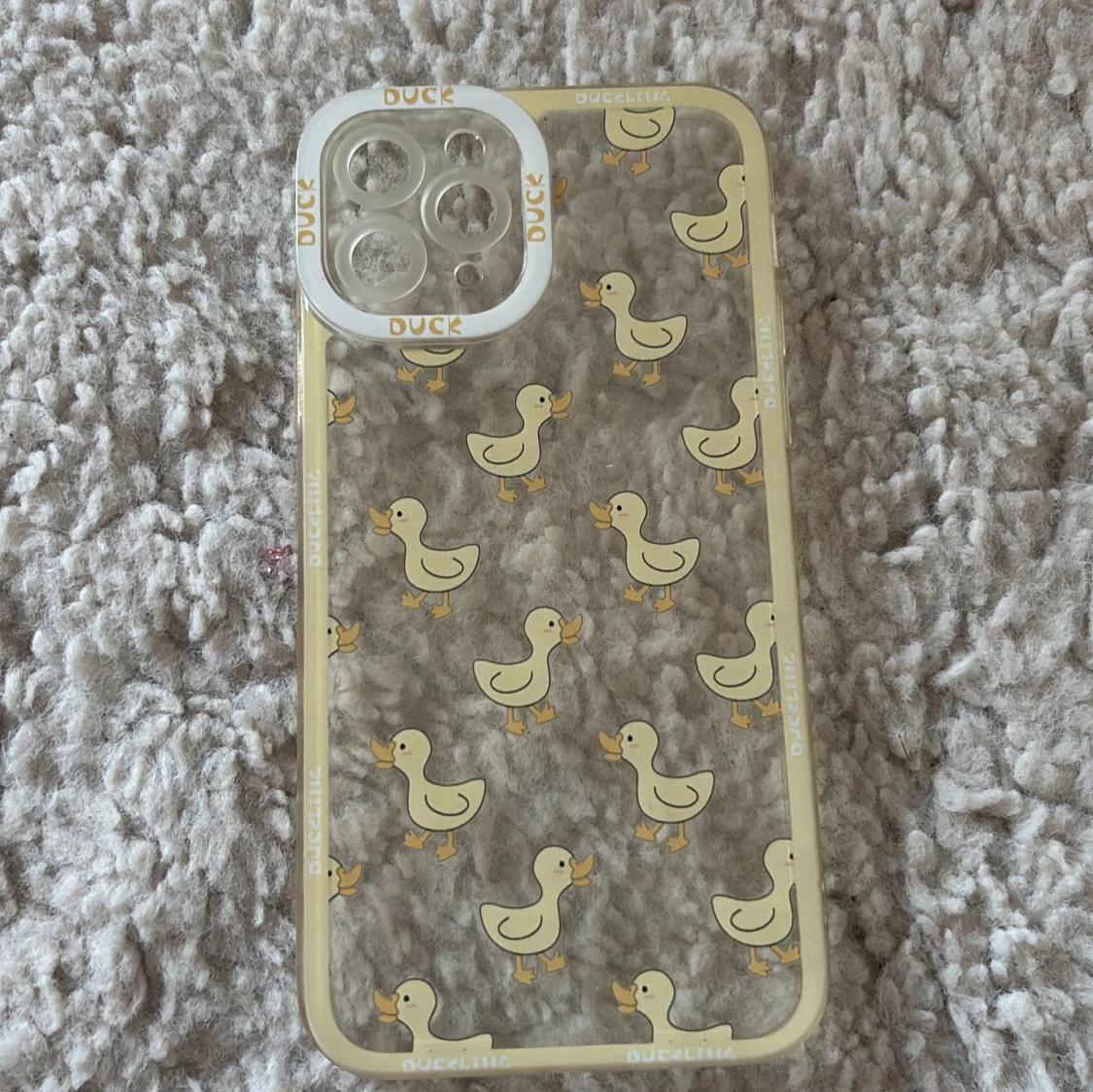 Genomskinligt mobilskal med ankor