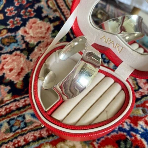 Sterling silver 925 solid armband  - Justerbar storlek 🤍 bra skick bortsätt från imperfektioner från produktionen som syns på bilderna 