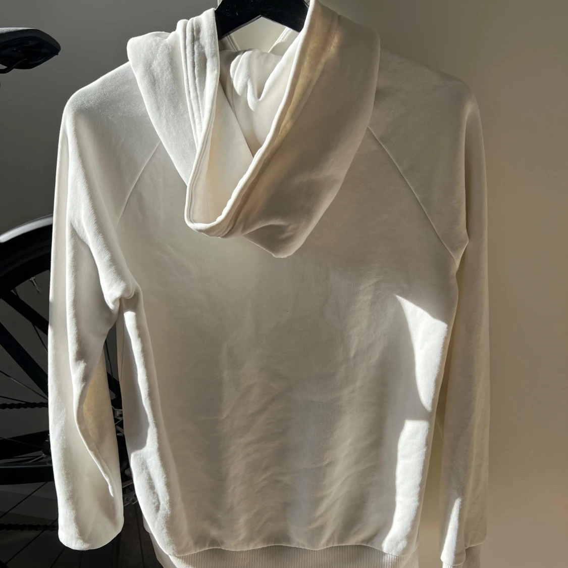 peak performance hoodie - 1