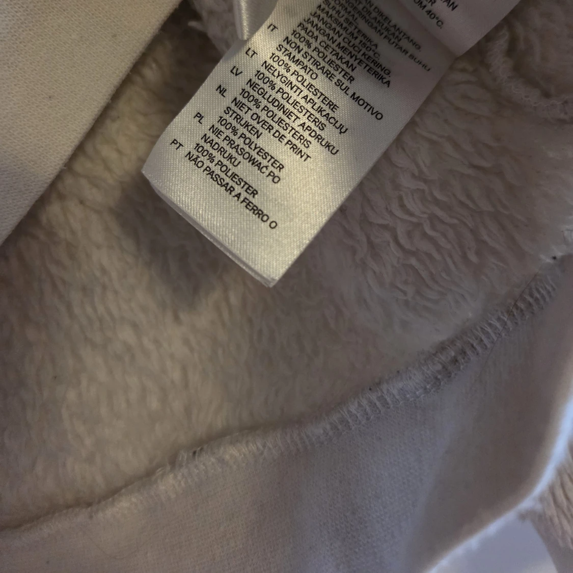 Vit fleece-tröja med pingvin från H&M - 3