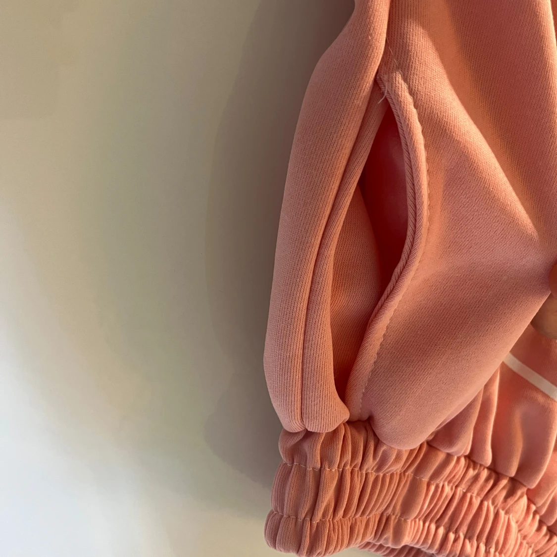 Rosa shorts med tryck och resårmidja - 2