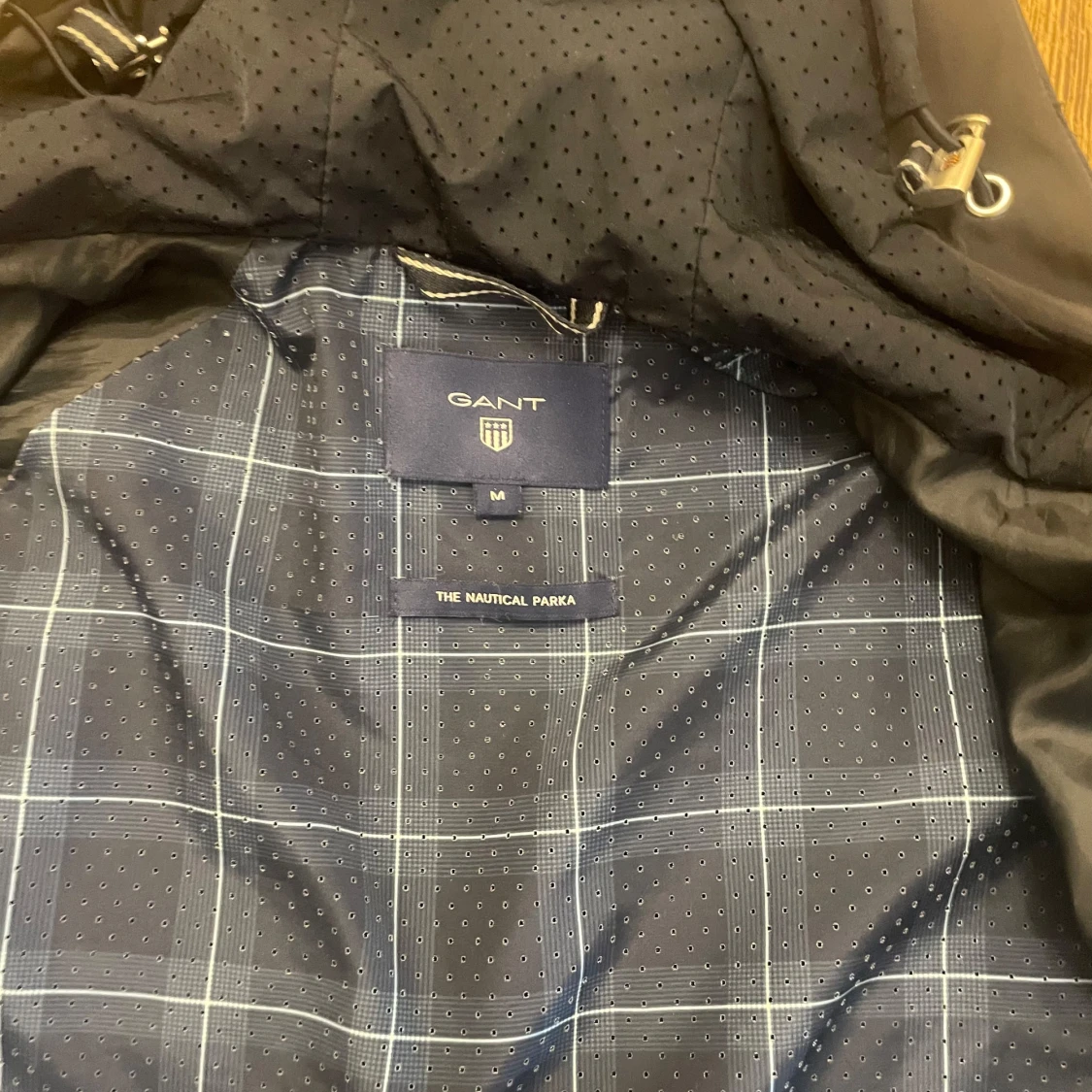 Mörkblå parkajacka från GANT, M - 2