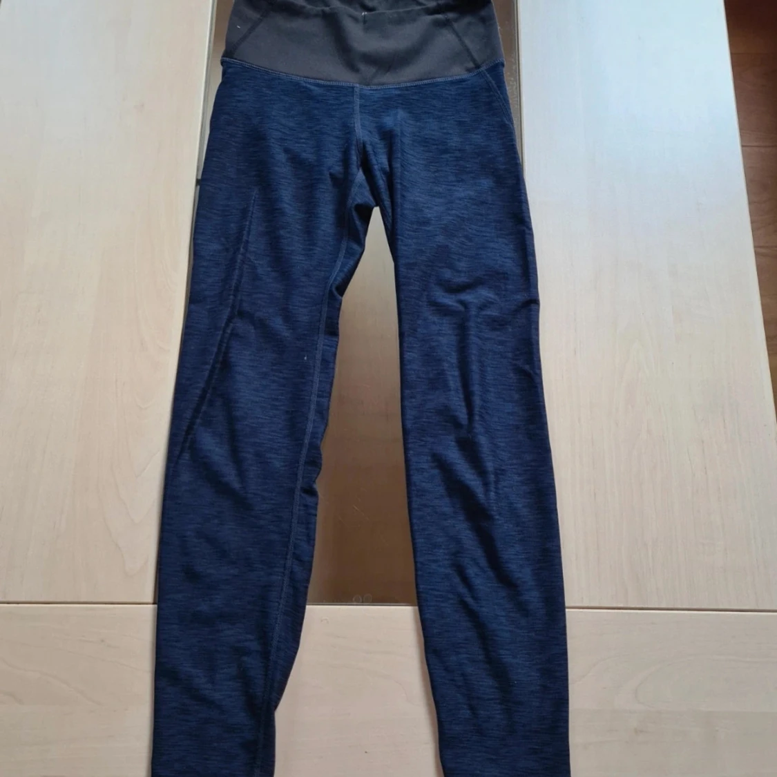 Mörkblå träningsbyxor  - 1