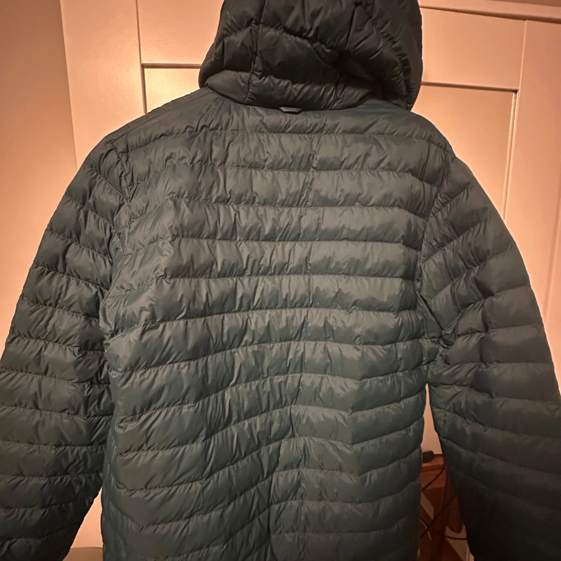 Mörkgrön dunjacka med huva - 2