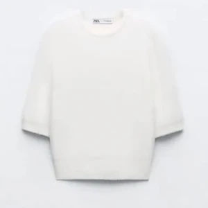 Stickad tröja zara - Säljer stickad kortärmad tröja från zara 💘säljer då jag knappt använder 