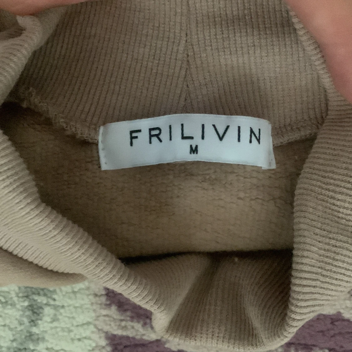 Beige tröja från Frilivin - 2