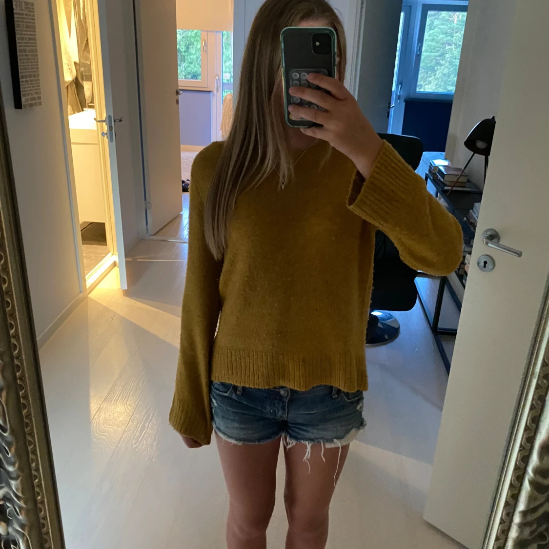 Senapsgul stickad tröja från H&M - 1