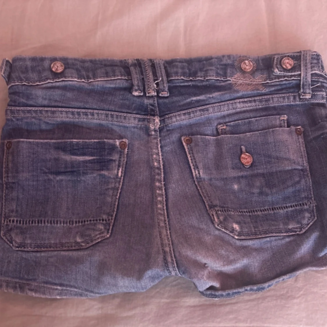 Unika Vintage - Limited Edition shorts från &Now - 2