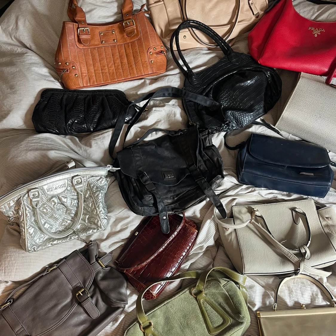 Samling av trendiga väskor i olika stilar - 2