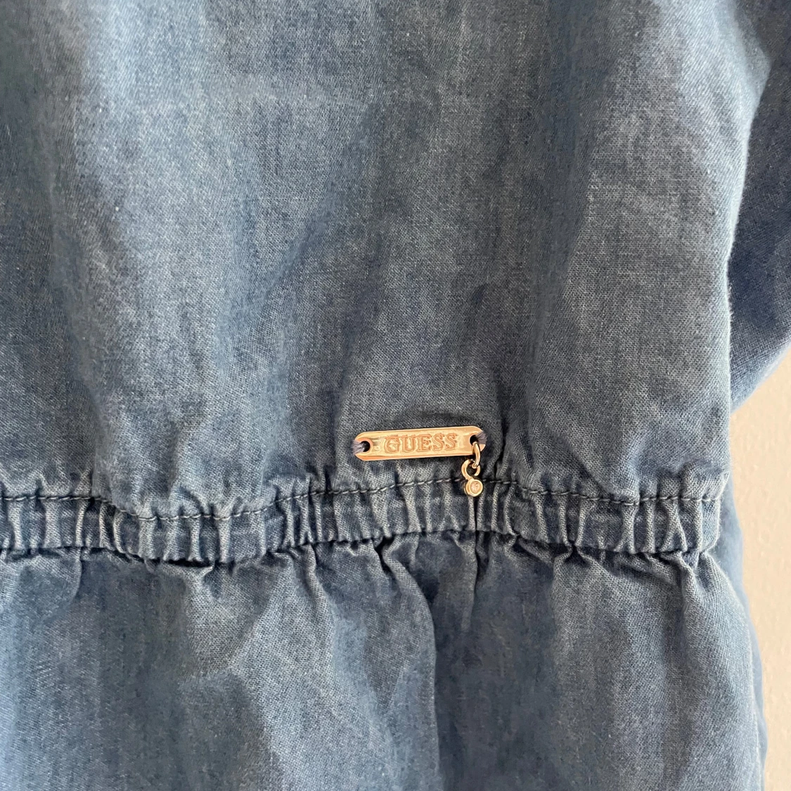 Blå cool topp från Guess - 1