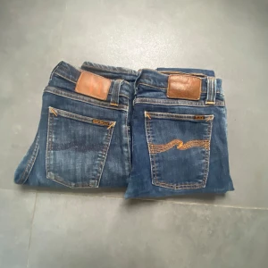 Två par nudie jeans  - Kan köpas för 600kr bulk eller 350kr st storlek 31w och 30w