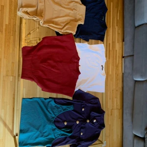 Toppar - Helt oanvända. En för 55 alla tillsammans för 300. Xs/S