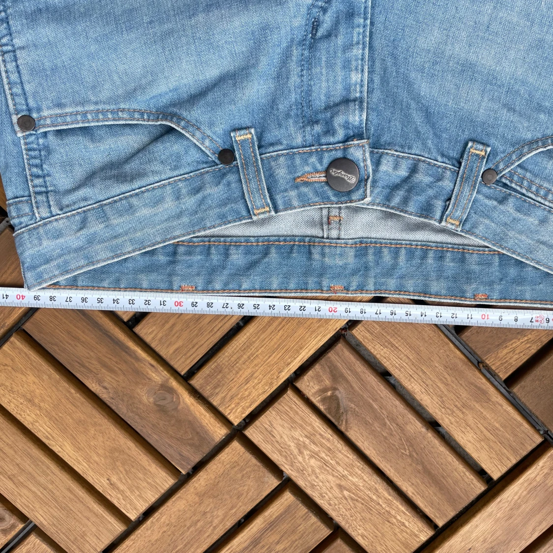 Ljusblå bootcut jeans från Wrangler - 2