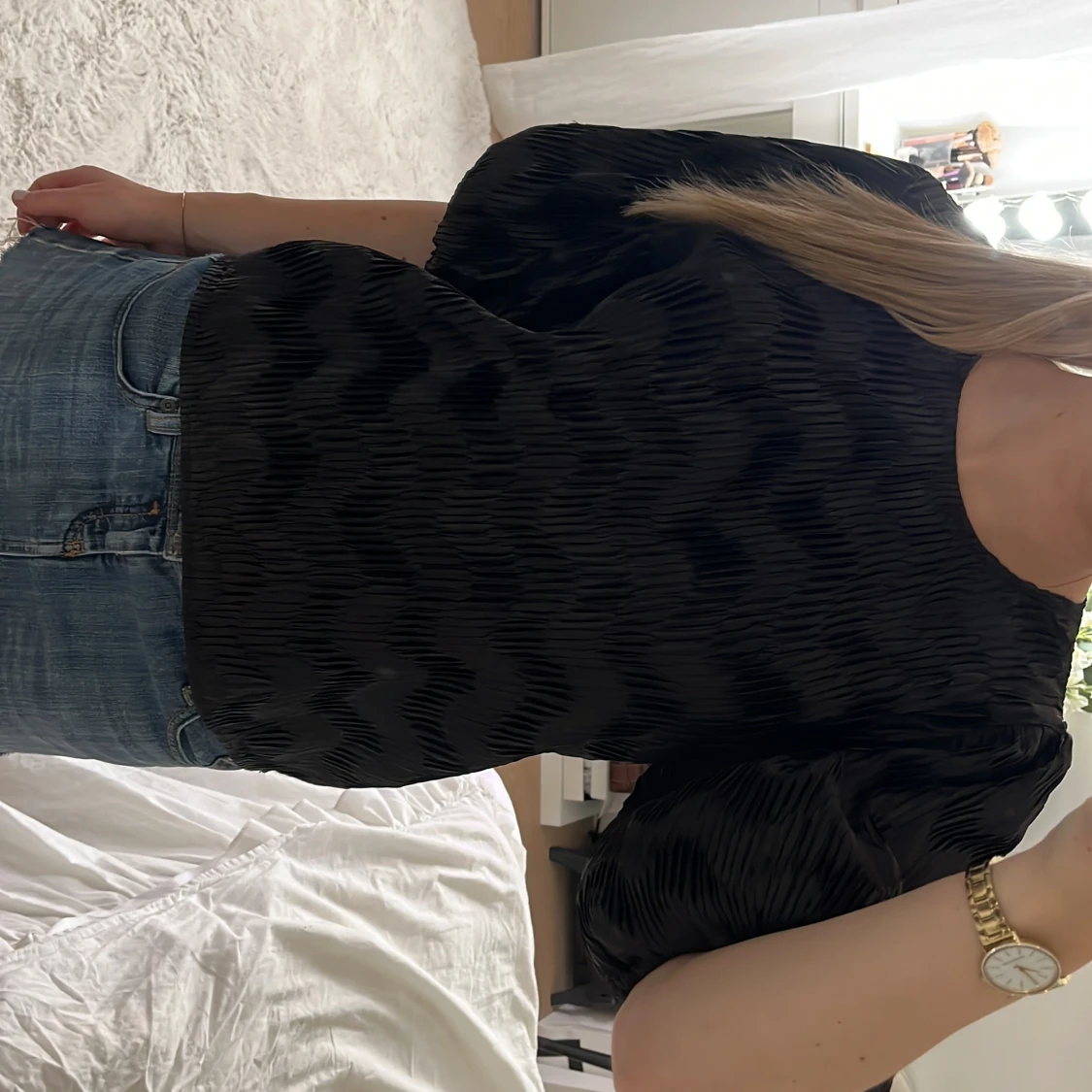 Svart plisserad topp från Neo Noir