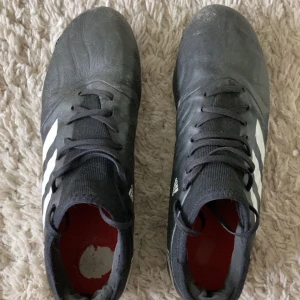 Adidas Copa Sense  - Adidas Copa Sense använda i ca 1 år. Helt okej skick förutom slitage på en del av sulan och på framsidan av skon. Pris kan diskuteras.