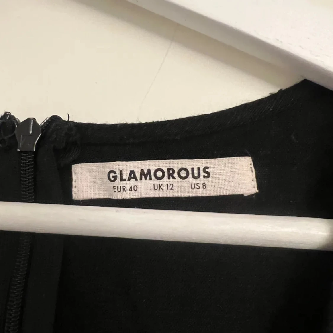 Svart omlottklänning Glamorous - 2