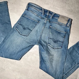 Replay jeans - Replay jeans | Modell Anbass | Super bra skick | Storlek W32 L30. 