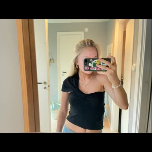 Topp - Jättefin topp som passar till många tillfällen🖤 Från Zara och i storlek S
