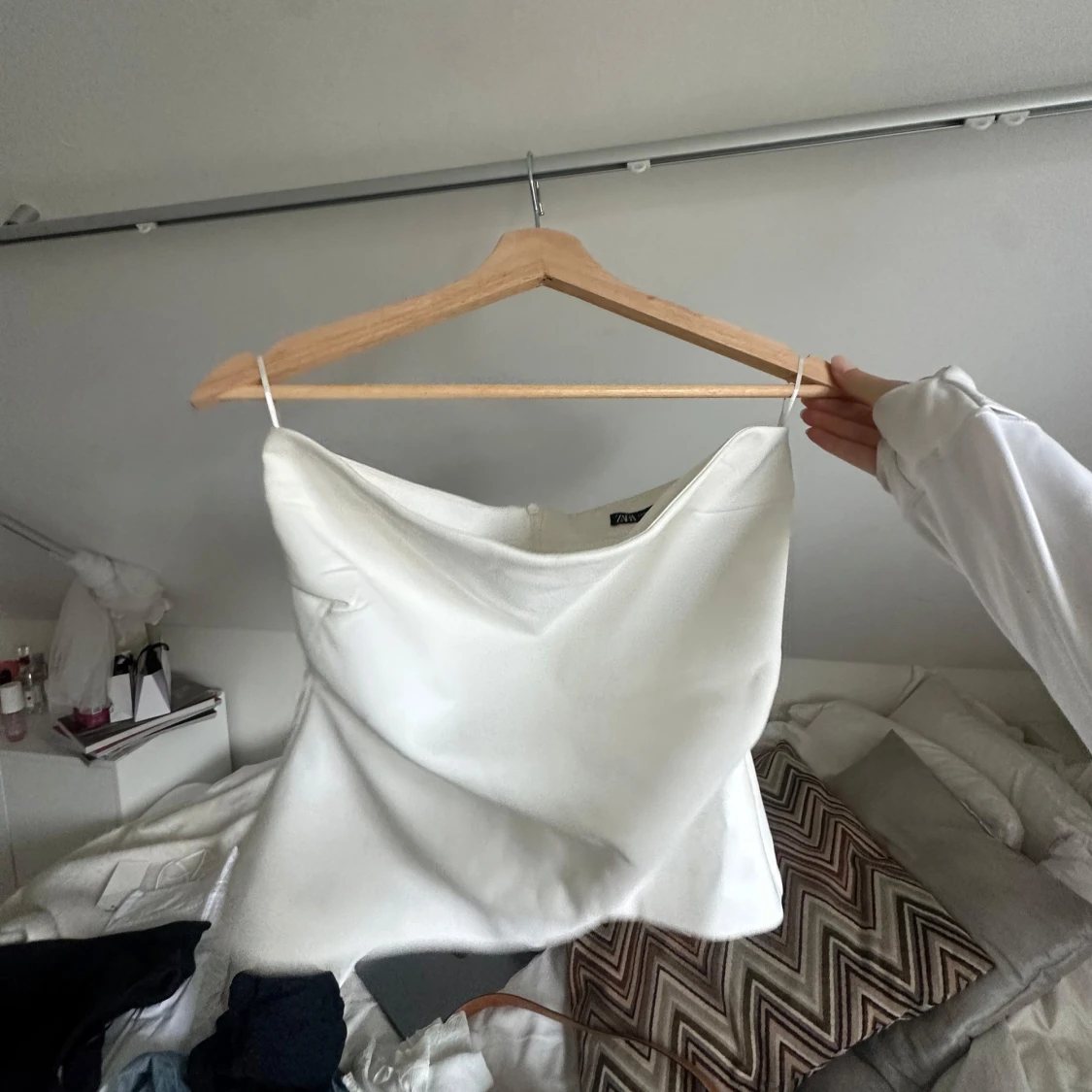 Vit axelbandslös tubtopp från Zara - 1