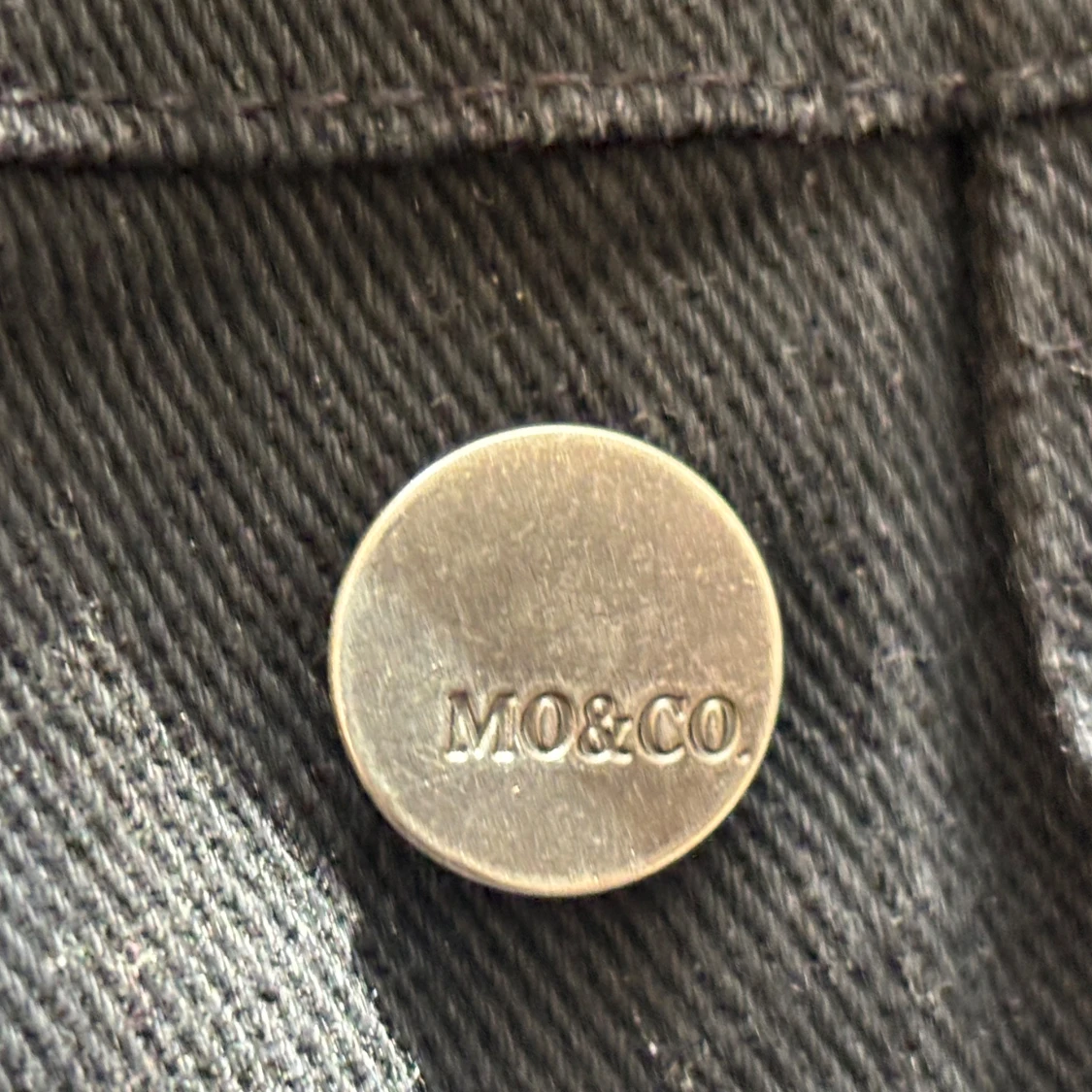 Svart jeansjacka från MO&CO - 2
