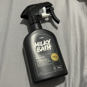 Lush - Milky bath - Full flaska! Limited edition