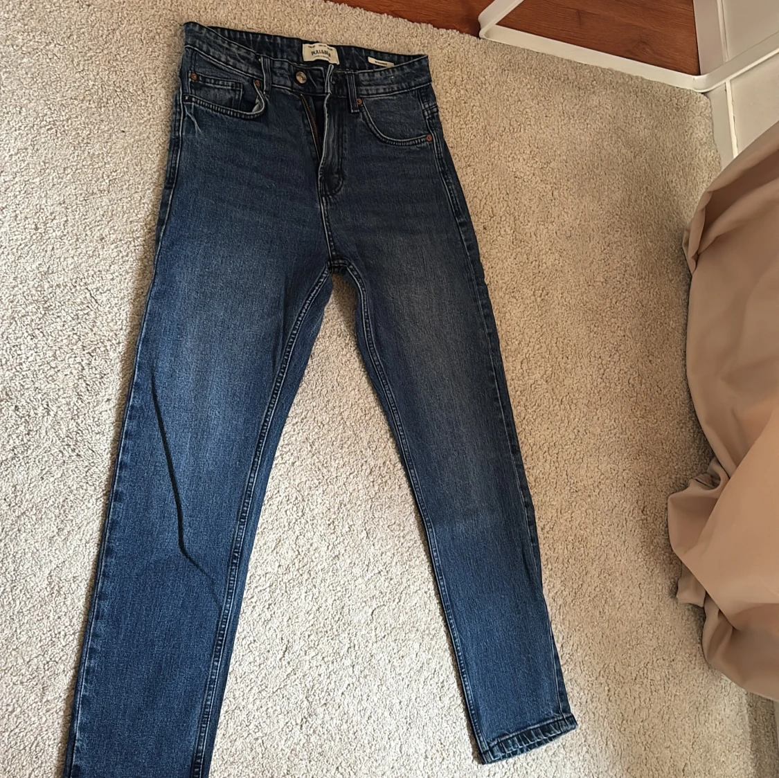 Blå straight jeans från Pull&Bear