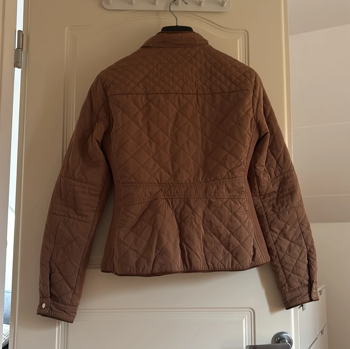 Quiltad brun jacka från lft  - 1