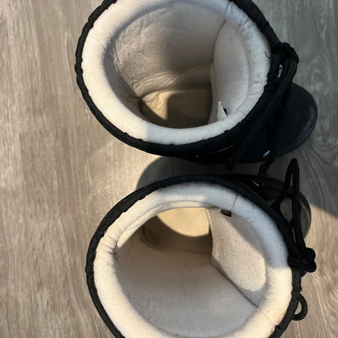 Svarta Moon Boots med vit logga - 3