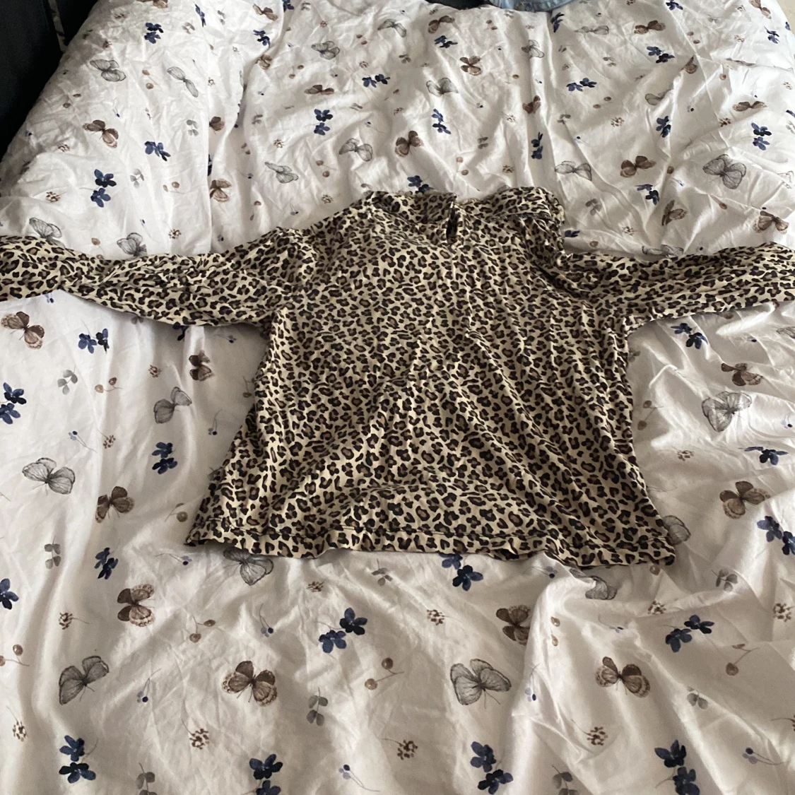 Leopardmönstrad långärmad topp med krage - 1