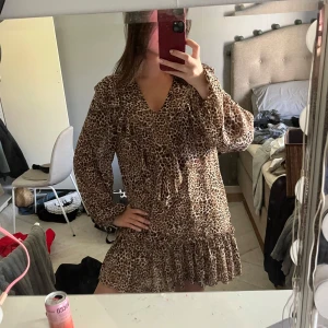 Klänning - Jääättefin klänning med perfekt modell 😍😍😍😍