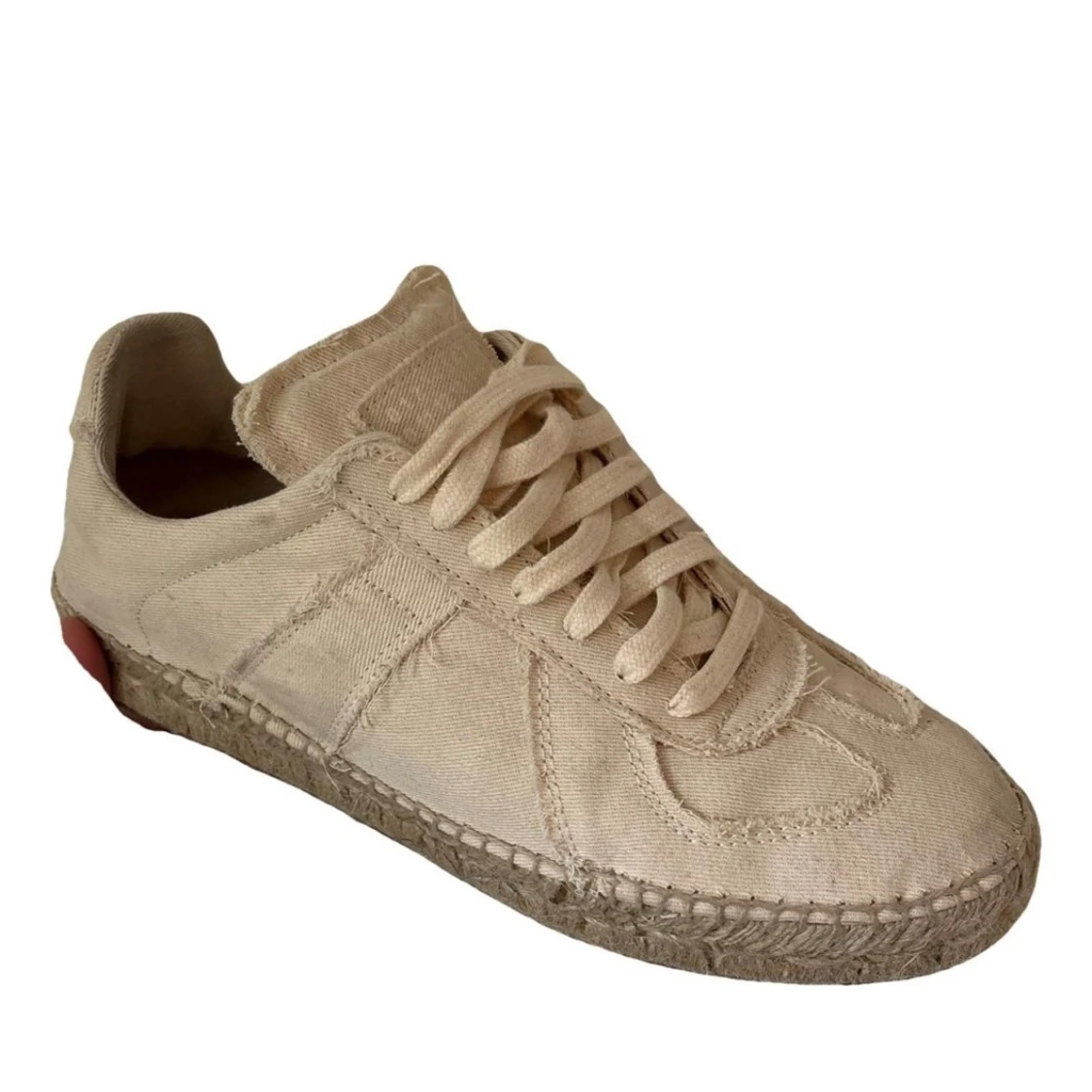 Beige sneakers från Maison Margiela