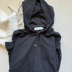 Samsøe samsøe svårt hoodie - Liten i storlek - passar storlek S. Bra skick, inget slitage. 