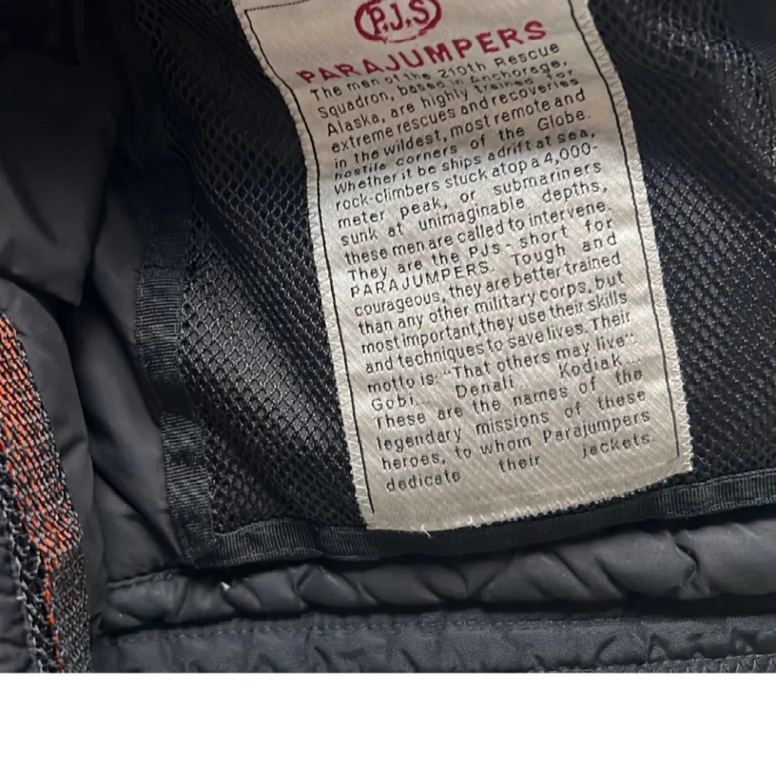 Svart dunväst från Parajumpers - 3