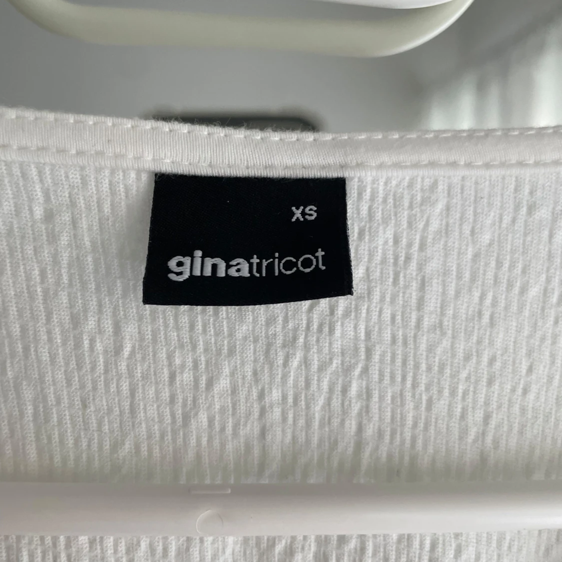 Vit blus från Gina Tricot - 2