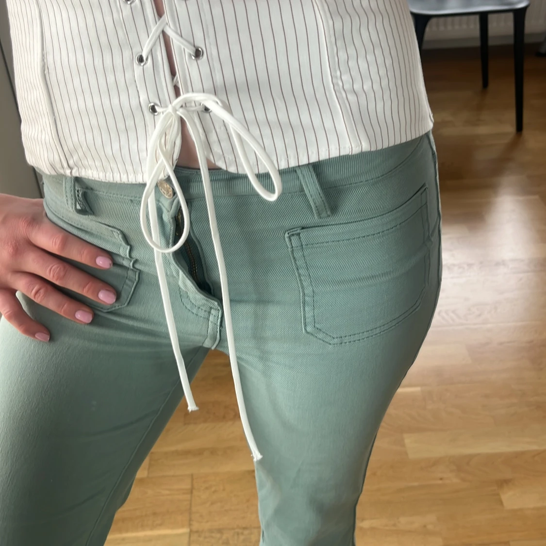 Mintgröna raka byxor med fickor - 3