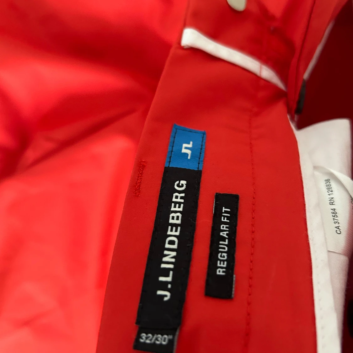 Röda golfbyxor från J.Lindeberg Regular Fit - 1