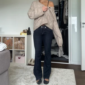 True religon jeans  - Storlek 24 men passar 36 och 38. Skriv för mer info 