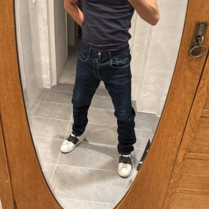Replay jeans  - Ett par snygga jeans från Replay i storlek W33 L34 i modellen Anbbas 