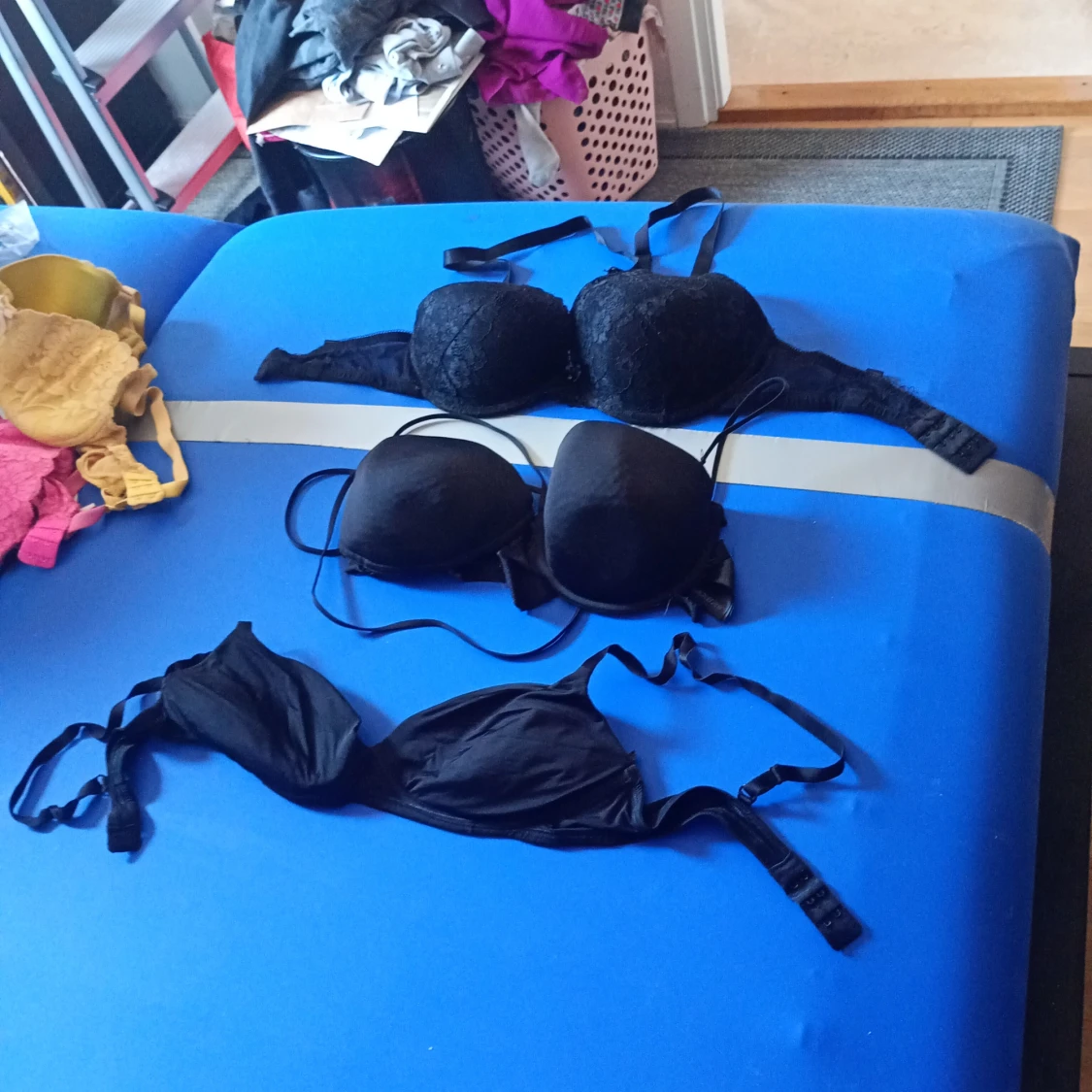 Svarta bhar med axelband