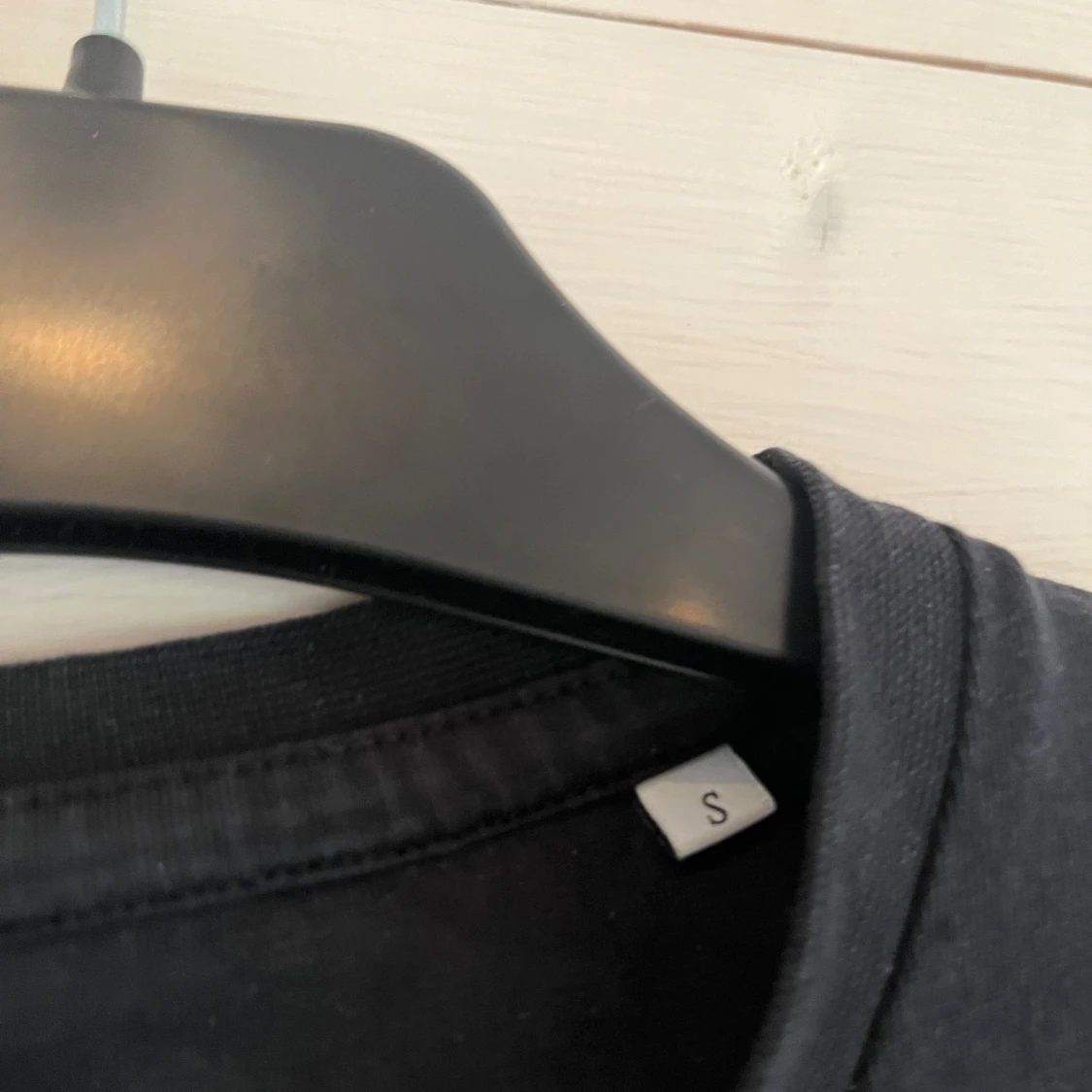 Svart t-shirt från Les Deux - 2