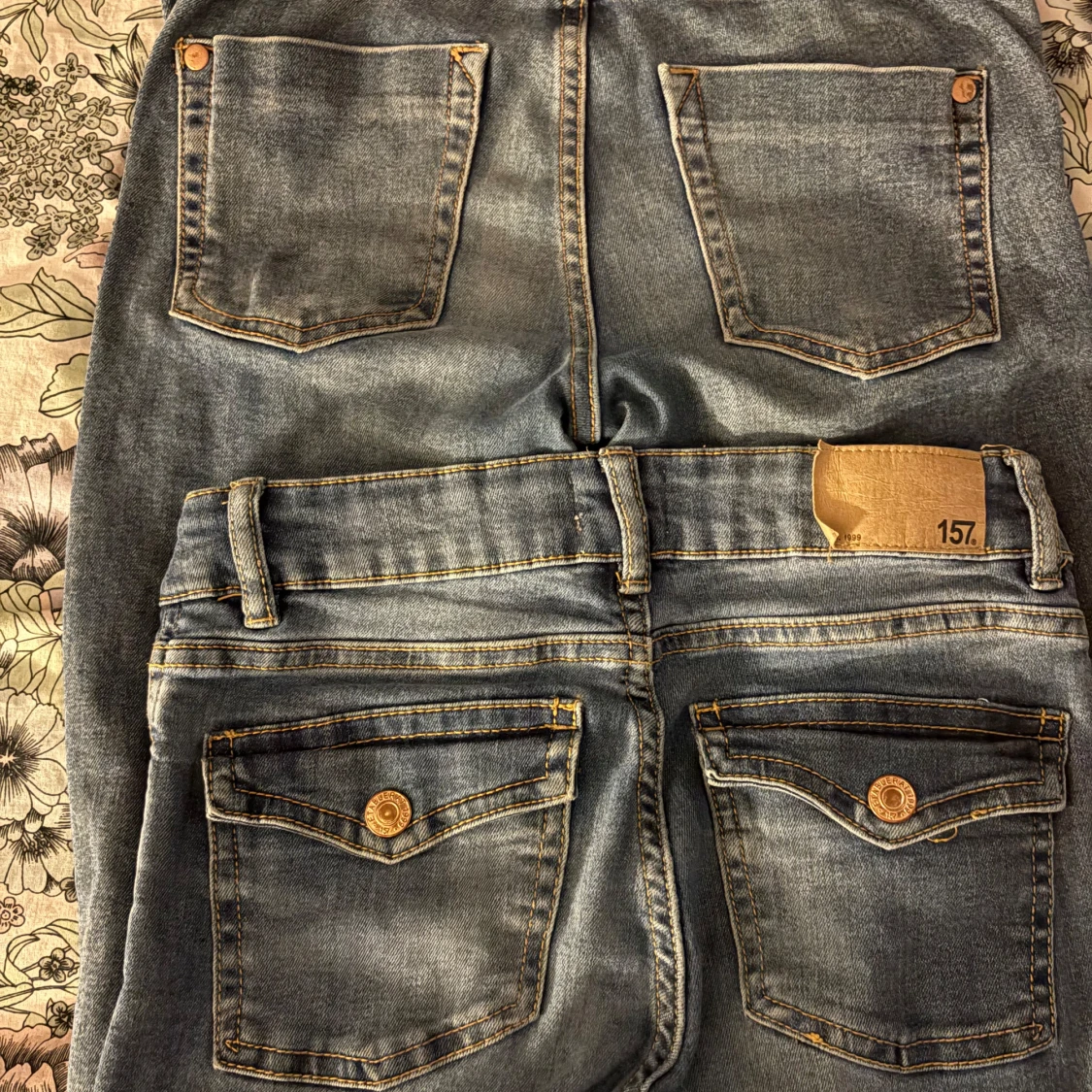 Blå jeans med ut svägda ben,yoga pans  - 3